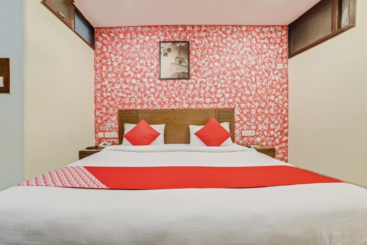 Oyo 24437 Oxford Palace Hotel 3*