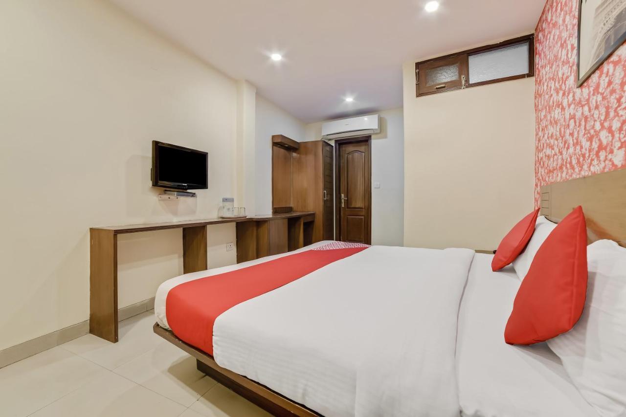 Oyo 24437 Oxford Palace 3* New Delhi