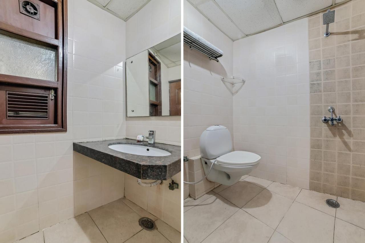Hotel Oyo 24437 Oxford Palace New Delhi